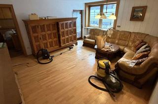 6-Zimmer-Wohnung mit Balkon WG geeignet in Homberg Ohm 35315 in Homberg (Ohm)