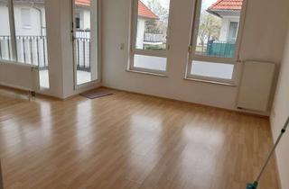 Helle, optimal aufgeteilte 1-Zi.-Wohnung mit Balkon u. Einbauk&uuml;che in Raunheim, N&auml;he Flughafen in Raunheim
