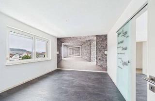 Viel Raum f&uuml;r Ideen: Renovierungsbed&uuml;rftige 4,5-Zimmer-Wohnung mit Balkon in Ebersdorf in Ebersdorf bei Coburg