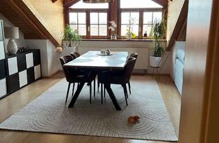 sch&ouml;ne, ger&auml;umige 2-Zimmer-DG-Wohnung mit gro&szlig;em &uuml;berdachtem Balkon in Bruckm&uuml;hl in Bruckmühl