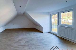 Helle, gro&szlig;z&uuml;gig geschnittene 3,5-Zimmer-Wohnung mit 125 m&sup2; Wohnkomfort in Neustadt an der Aisch