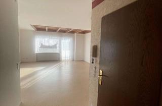 Helle Maisonette-Wohnung mit 4 Zimmern, 4 Balkonen &amp; Weitblick in Nidda