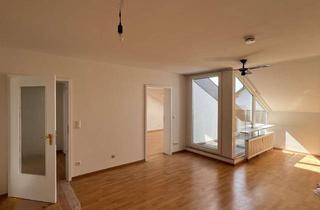 Helle Dachgeschosswohnung mit Balkon &amp; Einbauk&uuml;che &ndash; frisch renoviert in Pfaffenhofen an der Ilm