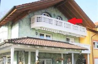 Gem&uuml;tliche, lichtdurchflutete 2-Zimmer-Dachgeschosswohnung mit Balkon und Bergblick. in Bernau am Chiemsee