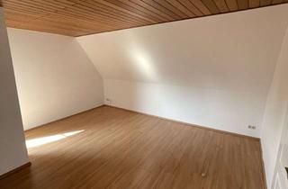 Sch&ouml;ne 3,5-Zimmer-Dachgeschosswohnung mit Balkon und EBK in H&ouml;sbach in Hösbach