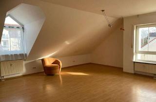 Charmante 1-Zimmer-Dachgeschosswohnung mit Balkon &amp; Tiefgarage in Töging am Inn