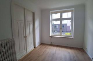 Charmante 3-Zimmer-Altbauwohnung im Hochparterre &ndash; frisch renoviert &amp; zentral gelegen in Neumünster