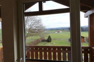 Charmante und helle 2,5-Zimmer Dachgeschosswohnung mit Bergsicht in Hergatz