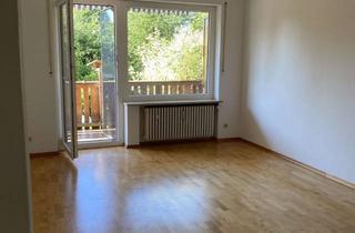 Freundliche und gut geschnittene 3- Zimmer- Erdgeschosswohnung mit Balkon in R&ouml;hrmoos in Röhrmoos