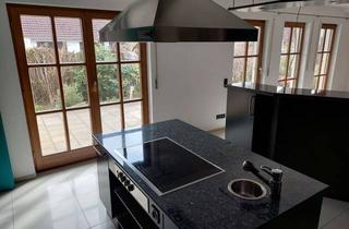 Helle 5-Zimmer Terrassenwohnung mit Kochinsel u. Theke. in Odelzhausen