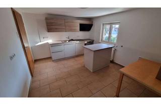 Individuelle Wohnung mit S&uuml;dbalkon + Einliegerwohnung - frisch renoviert in Otterfing