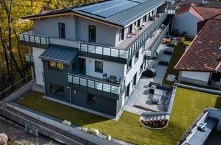 Geschmackvolle, neuwertige 2-Zimmer-EG Wohnung m. Einbauk&uuml;che gehobene Innenausstattung mit Terrasse in Miesbach