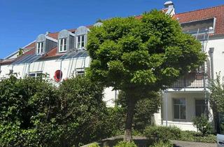 Helle &amp; gem&uuml;tliche 1 Zimmer-DG-Wohnung in gepflegter Anlage in Mering! in Mering