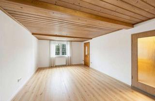 Helle, frisch renovierte 5,5-Zimmer-Wohnung mit Galerie &amp; 2 B&auml;dern &ndash; sofort bezugsfrei in Burghaun in Burghaun