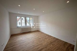 Frisch renovierte, lichtdurchflutete 2-Zimmer-Wohnung mit Dachterrasse in zentraler Lage (2. OG) in Kitzingen