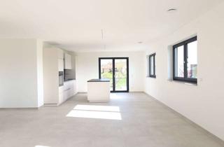 Neubau: Lichtdurchflutete 4-Zimmer-Wohnung mit traumhaftem Ausblick ins Gr&uuml;ne in Wehringen