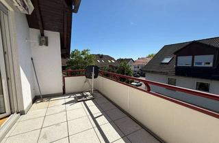 **Gepflegte 3-ZKB-Dachgeschosswohnung in ruhiger Wohnlage mit EBK** in Bruchköbel