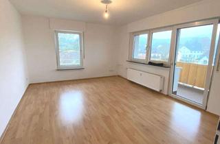 RENOVIERT - Sehr sch&ouml;ne 3 Zimmer Wohnung mit Balkon in Kelkheim (Taunus)