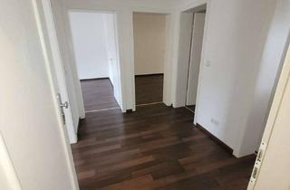 Helle, freundliche 3-Zimmerwohnung mit gro&szlig;er Terrasse und Einbauk&uuml;che in Obertshausen