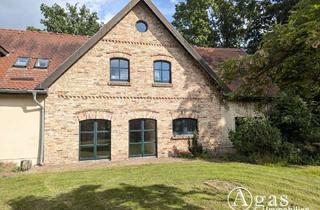 Gro&szlig;z&uuml;gige Wohnung mit Wintergarten, Kamin und ca. 300 m&sup2; Garten in Ludwigsfeld
