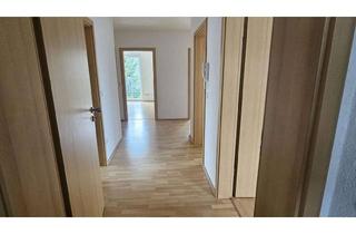 Charmante 3,5 Zimmerwohnung mit Einbauk&uuml;che, Balkon u. Pkw-Au&szlig;enstellplatz in Hasselroth