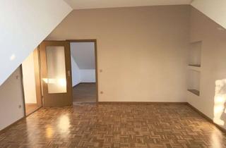 4-Zimmer-Dachgeschosswohnung mit Essdiele, HW-Raum und 2 B&auml;dern in Pentling in Pentling