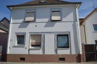Sch&ouml;ne helle 3-4 Zimmer Wohnung im OG/DG inkl. Balkon in Zentraler Raunheimer Lage in Raunheim