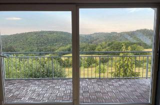 Traumhafte Maisonette-Wohnung mit Balkon &amp; Panoramablick ins Gr&uuml;ne in Bad Schwalbach