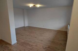 Erstbezug nach Renovierung: Zuhause mit viel Platz in Gro&szlig;krotzenburg in Großkrotzenburg