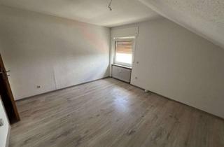 Viel Platz f&uuml;r den Alltag: 4-Zimmer-Dachgeschosswohnung in W&ouml;llstadt in Wöllstadt