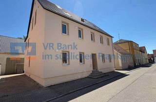Gro&szlig;z&uuml;gige 3-Zimmer-Etagenwohnung mit Balkon nach energetischer Kernsanierung in Gunzenhausen in Gunzenhausen