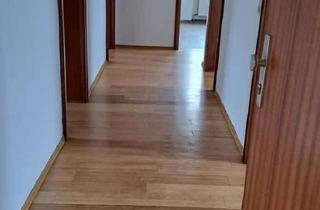 4-Zimmer-Erdgeschosswohnung mit Balkon in Ergolding in Ergolding