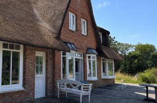 Charmante Wohnung mit Spitzboden in begehrter Lage von Kampen auf Sylt in Kampen (Sylt)