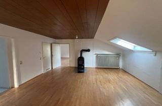 4 Zimmer-Dachgeschosswohnung mit Kamin, Balkon und Stellplatz in Seeheim-Jugenheim in Seeheim-Jugenheim