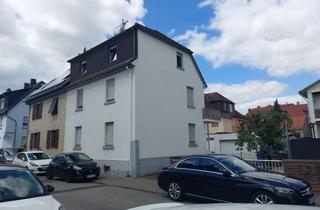 Renovierte 3-Zimmer-Wohnung mit Balkon in Fl&ouml;rsheim am Main - Neues Badezimmer mit Wanne in Flörsheim am Main