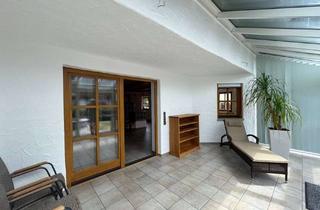 Altersgerechte 3-Zimmerwohnung mit gro&szlig;em Keller, Wintergarten und Kachelofen in Eging am See
