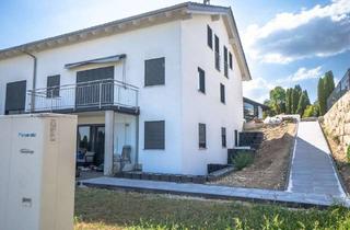 Gro&szlig;z&uuml;gige Maisonettewohnung mit Hauscharakter, Bergblick und traumhaftem Weitblick in Rechtmehring