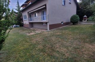 Frisch renovierte 3,5-Zimmer-Dachgeschosswohnung mit 93 m&sup2; in ruhiger Lage in Maxhütte-Haidhof