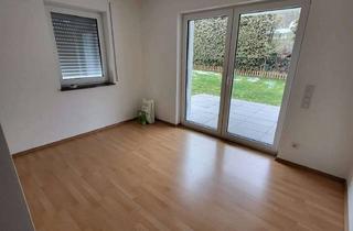 Gro&szlig;e 3-Zi-Neubau-Whg / WFL 103 m&sup2; / zwei B&auml;der / Terrasse / Gartenanteil / Garage / Energiesparhaus in Neunburg vorm Wald