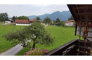 3-Zimmer-Dachgeschosswohnung mit Balkon in &Uuml;bersee in ruhiger Lage am Ortsrand in Übersee