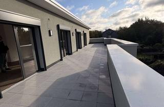 TRAUMHAFTES PENTHOUSE, ERSTBEZUG, RUHIGE LAGE MITTEN IN DER STADT in Burscheid