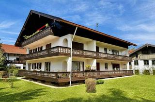Au&szlig;ergew&ouml;hnliches Wohnen am Tegernsee &ndash; hochwertig sanierte Dachgeschosswohnung in Bad Wiessee in Bad Wiessee