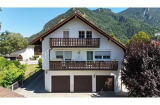 Saniertes Dachgeschoss: 2,5 Zimmer, Westbalkon &amp; praktischem Grundriss in Marquartstein