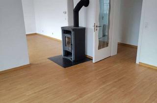 Helle 4-Zimmer-Wohnung in ruhiger H&ouml;henlage von Bad M&uuml;nstereifel frisch renoviert mit Kaminofen in Bad Münstereifel