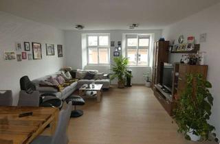 Moderne, gro&szlig;z&uuml;gige 2,5-Zimmer-Wohnung mit EBK in kernsaniertem Altbau in Dinkelsbühl