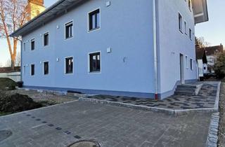 ansprechende 3-Zimmer-Obergeschoss-Wohnung mit Einbauk&uuml;che und Balkon in Lengdorf in Lengdorf