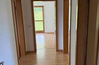 Gro&szlig;z&uuml;gige,helle 3 Zi.Wohnung,mit Balkon und Garage , ab 01.12. zu mieten in Altenmarkt an der Alz