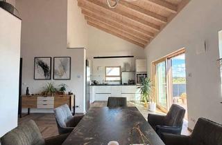 Exklusive Galeriewohnung mit 2 Balkonen, Weitblick und gehobenem Wohnambiente in Deuerling