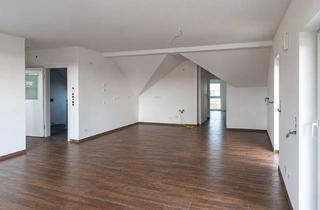 Erstbezug nach umfassender Sanierung &ndash; gro&szlig;z&uuml;gige 112 m&sup2; DG-Wohnung mit Balkon und 2 Stellpl&auml;tzen in Burkardroth