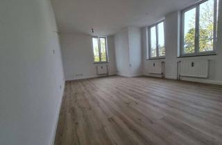Frisch renovierte 2-Zimmer-Wohnung mit neuer Einbauk&uuml;che und Stellplatz in Pliening in Pliening